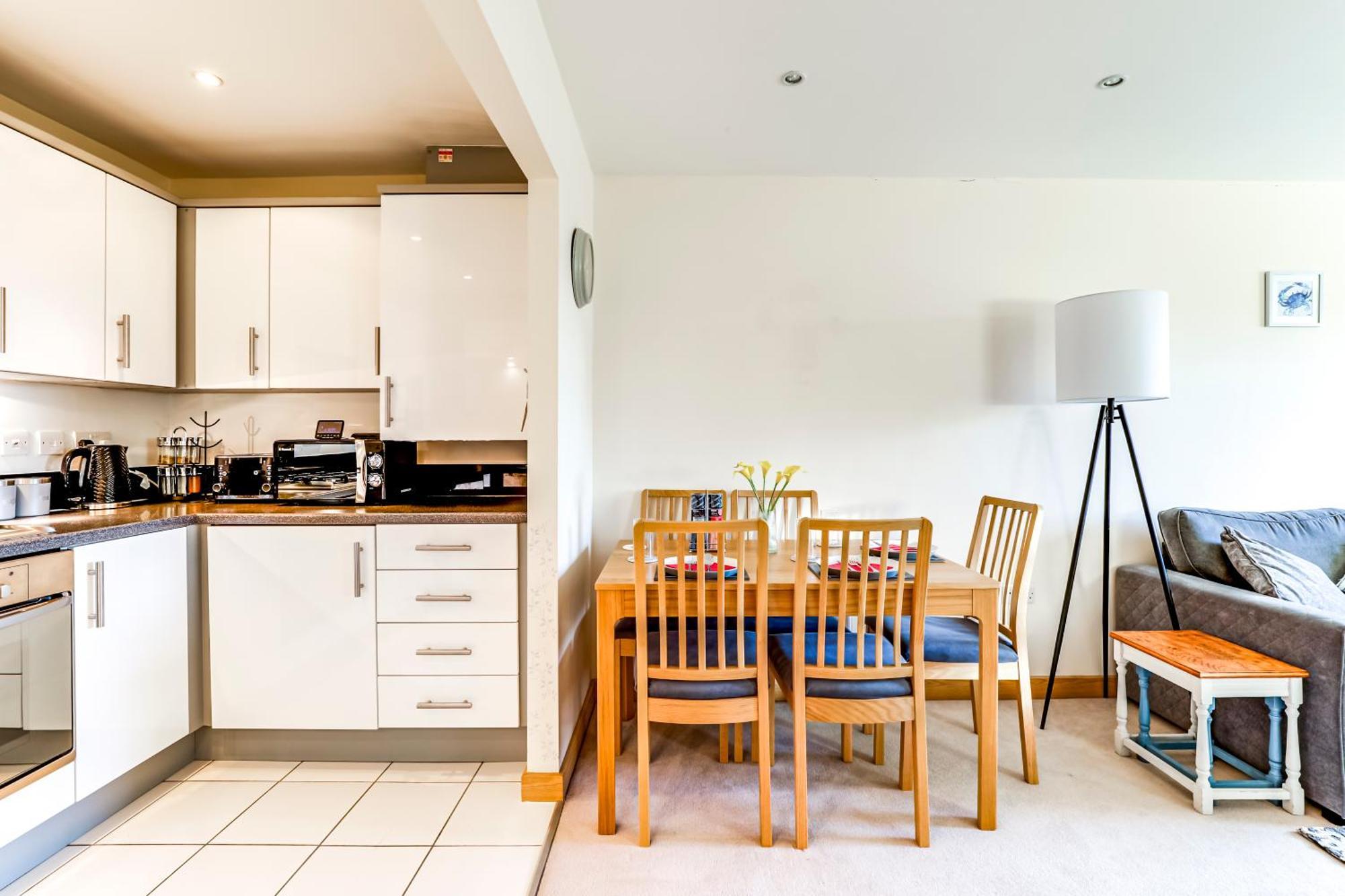 Apartamento Entire 2 Bed Flat Contractors Families And Relocators Ware Exterior foto